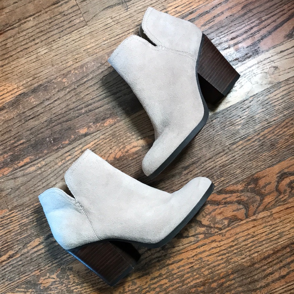 Kenneth Cole Reaction Taupe Suede Booties
